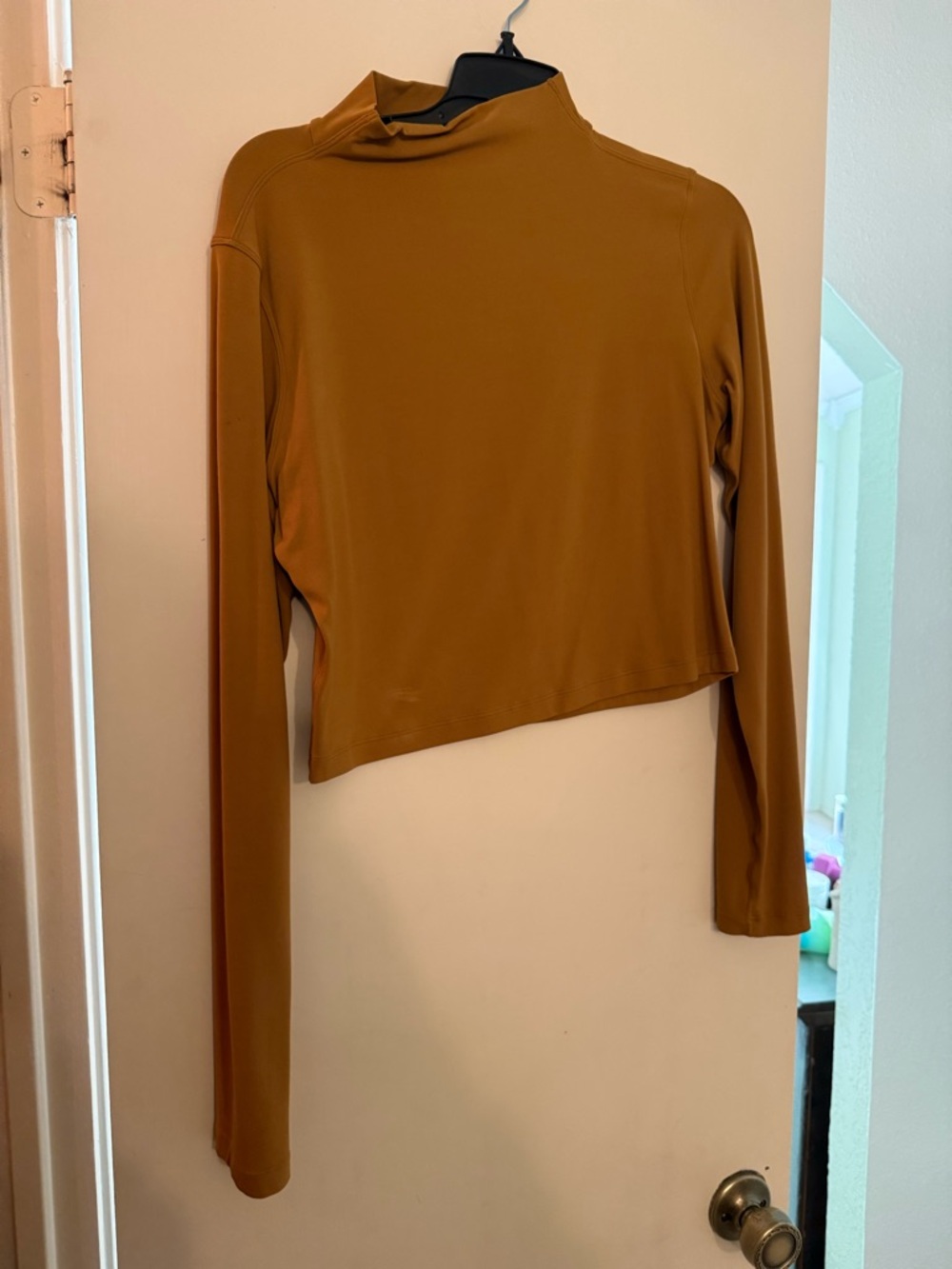 Lululemon cropped long sleeve 10